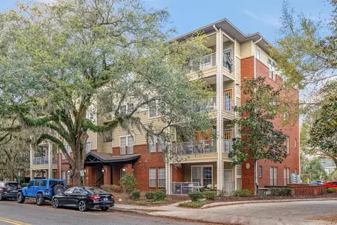 1142 SW 9th Rd #202, Gainesville, FL 32601