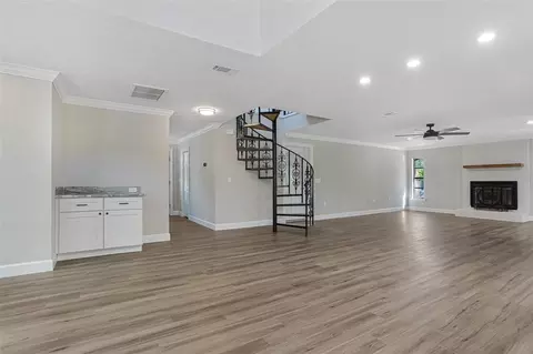 Living - 2830 SE 31st St, Ocala, FL 34471 photo 2 of 8