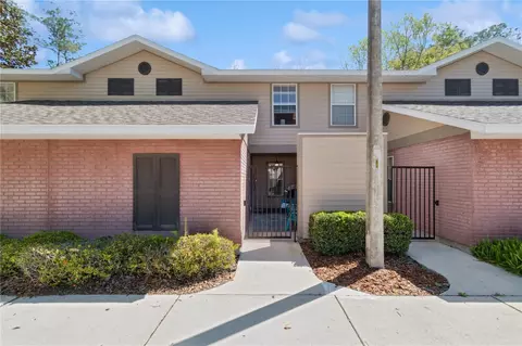 1217 NW 55 St #17, Gainesville, FL 32605