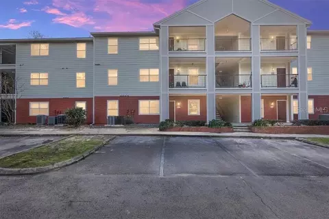 2360 SW Archer Rd #704, Gainesville, FL 32608