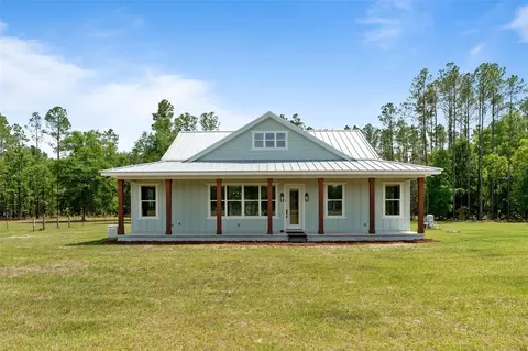 6761 NE 25th St, High Springs, FL 32643