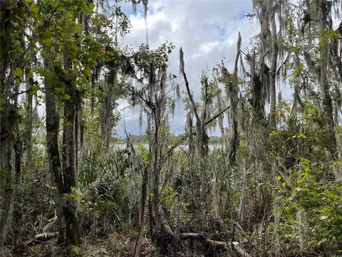 000 SE Hawthorne Rd, Hawthorne, FL 32640