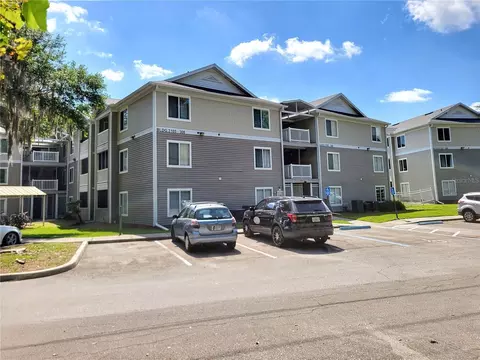 4000 SW 23rd St #3-305, Gainesville, FL 32608