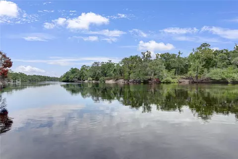190 SE Riverside West Dr, Branford, FL 32008