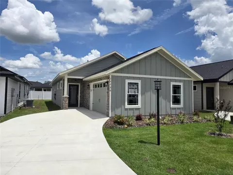 24386 SW 18th Ln, Newberry, FL 32669