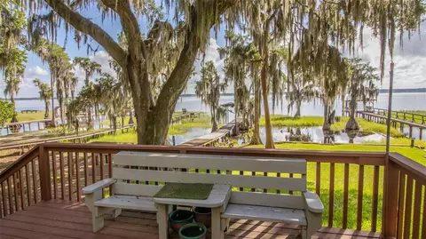 7925 NE 221st St, Melrose, FL 32666