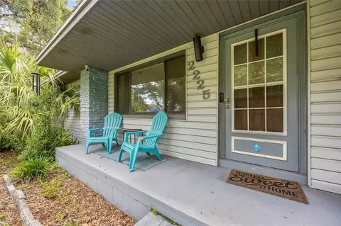 2225 NE 6th Ter, Gainesville, FL 32609