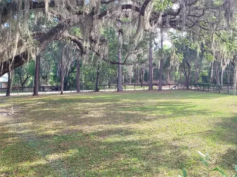 Exterior - 8465 NW 186th St, Reddick, FL 32686 photo 18 of 30