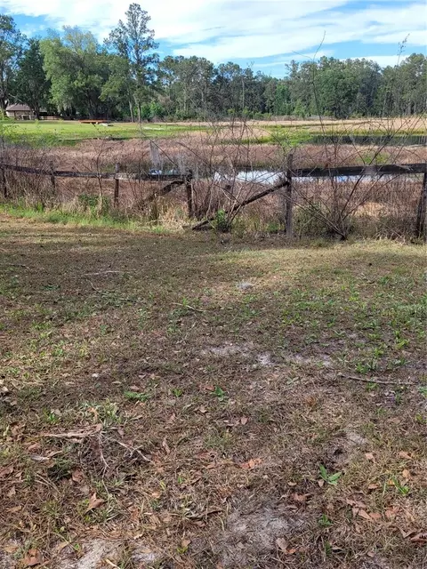 Exterior - 8465 NW 186th St, Reddick, FL 32686 photo 14 of 30