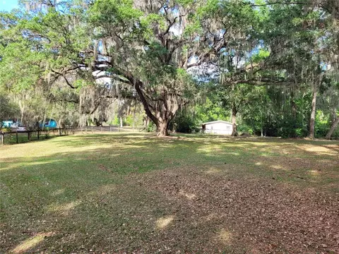 Exterior - 8465 NW 186th St, Reddick, FL 32686 photo 26 of 30