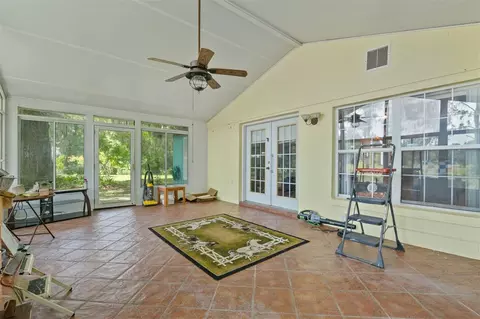Exterior - 8465 NW 186th St, Reddick, FL 32686 photo 6 of 30