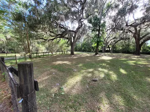 Exterior - 8465 NW 186th St, Reddick, FL 32686 photo 24 of 30