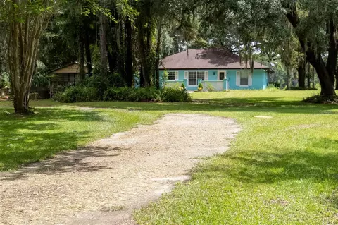 Exterior - 8465 NW 186th St, Reddick, FL 32686 photo 12 of 30