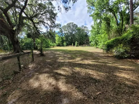 Exterior - 8465 NW 186th St, Reddick, FL 32686 photo 22 of 30