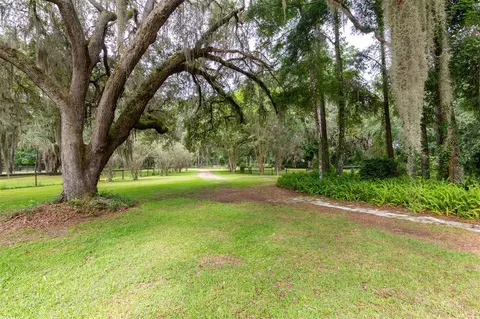 Exterior - 8465 NW 186th St, Reddick, FL 32686 photo 4 of 30