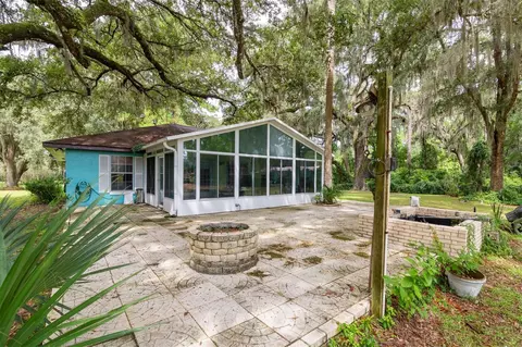 Exterior - 8465 NW 186th St, Reddick, FL 32686 photo 7 of 30