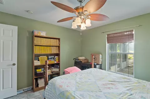 Bedroom - 8465 NW 186th St, Reddick, FL 32686 photo 4 of 5