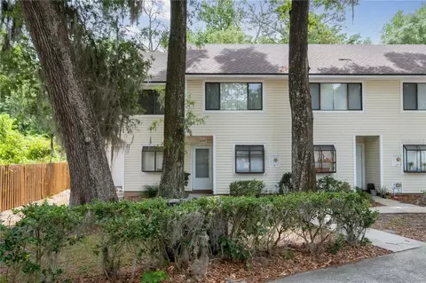 6105 SW 8th Ln, Gainesville, FL 32607
