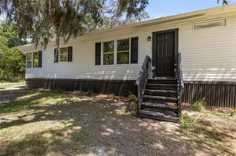 470 School St, Bronson, FL 32621