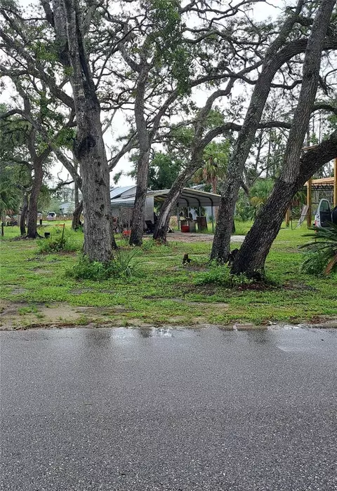 401 W 1st St NW #LOT 2, Steinhatchee, FL 32359