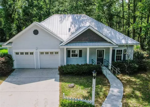 7246 Cardinal Trl, Fanning Springs, FL 32693