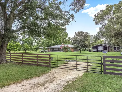 251 NW 130th St, Trenton, FL 32693