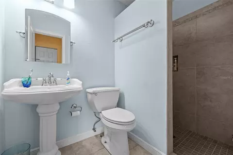 Bath - 6417 Baker Rd, Keystone Heights, FL 32656 photo 3 of 3