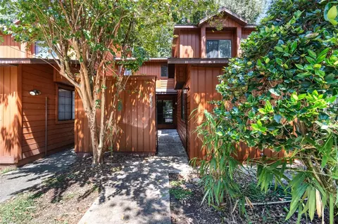5606 SW 8th Pl, Gainesville, FL 32607
