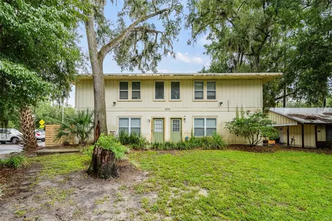 609 SW 10th Ln #2, Gainesville, FL 32601