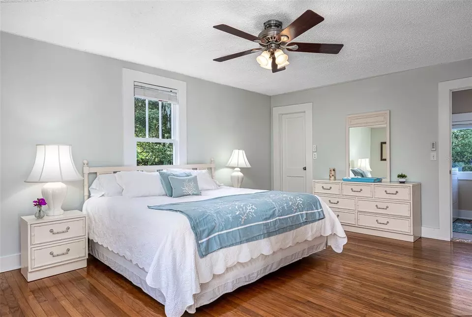 Bedroom - 18736 NW 239th St, High Springs, FL 32643 photo 3 of 5