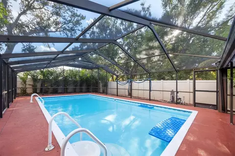 1420 W Bogie Dr, Tampa, FL 33612