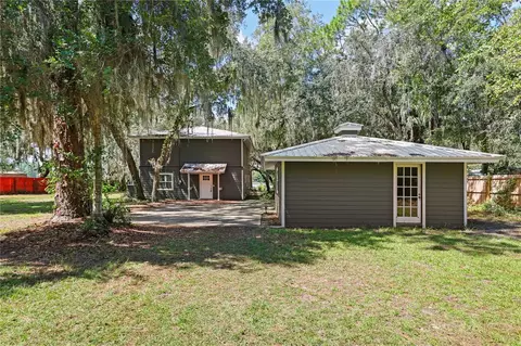 153 Hidden Lake Trl, Hawthorne, FL 32640