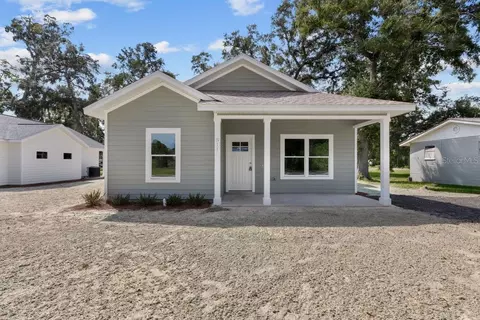 511 NW Second St, Trenton, FL 32693