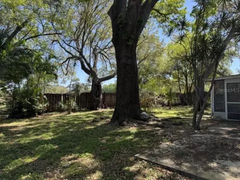Exterior - 1727 Cypress Ct, Saint Cloud, FL 34769 photo 6 of 7