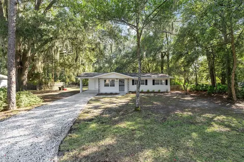 2511 NE 3rd Pl, Gainesville, FL 32641