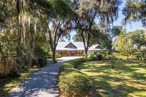 719 Seminole Ridge Rd, Melrose, FL 32666