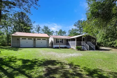 100 Olds Dr, Hawthorne, FL 32640
