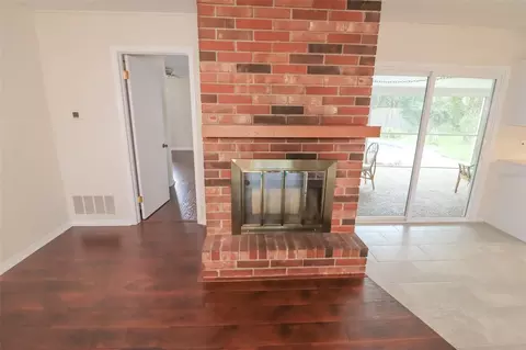 Living - 3442 Red Oak Cir E, Orange Park, FL 32073 photo 6 of 6