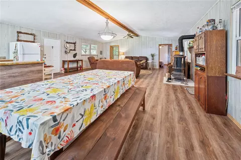 Dining - 6550 SW 100th Ct, Cedar Key, FL 32625 photo 2 of 3
