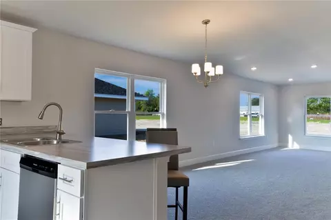 Living - 3291 E Iris Ln, Bell, FL 32619 photo 2 of 7