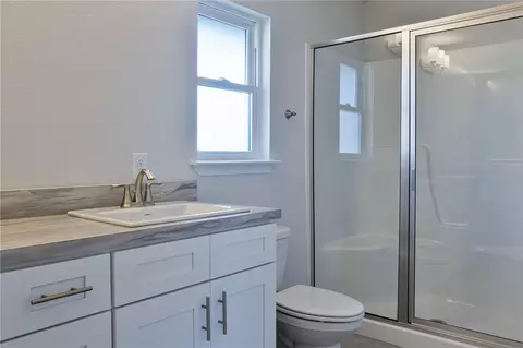 Bath - 3291 E Iris Ln, Bell, FL 32619 photo 2 of 4