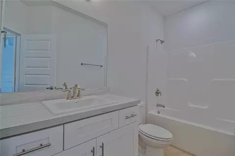Bath - 3291 E Iris Ln, Bell, FL 32619 photo 4 of 4