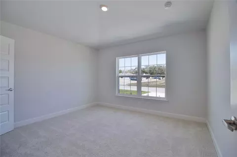 Bedroom - 3291 E Iris Ln, Bell, FL 32619 photo 7 of 9