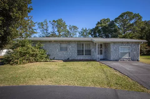 393 Hilltop Dr, Orange Park, FL 32073