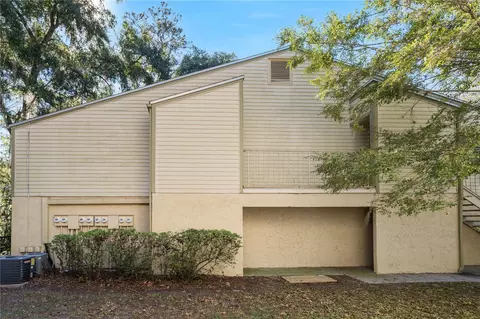 1015 SW 9th St #B2, Gainesville, FL 32601