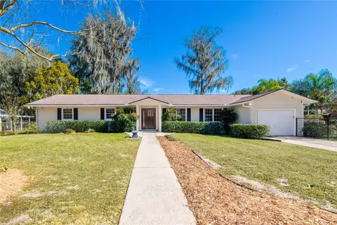 381 SE 5th Ave, Melrose, FL 32666