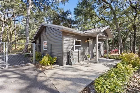 7951 NW 167th Pl, Trenton, FL 32693