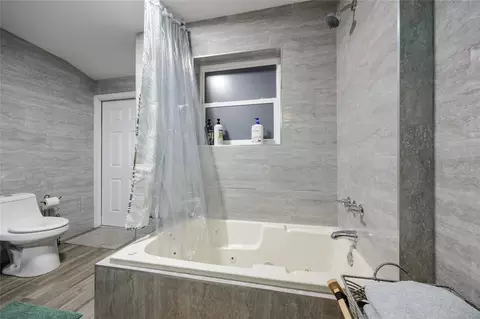 Bath - 7 Neptune Park Dr, Ormond Beach, FL 32176 photo 6 of 8