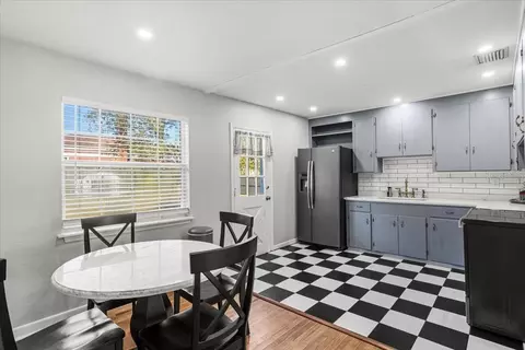 Kitchen - 220 SE 28th Ave, Ocala, FL 34471 photo 1 of 4