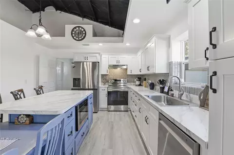 Kitchen - 4030 NE 140th Ct, Williston, FL 32696 photo 3 of 5